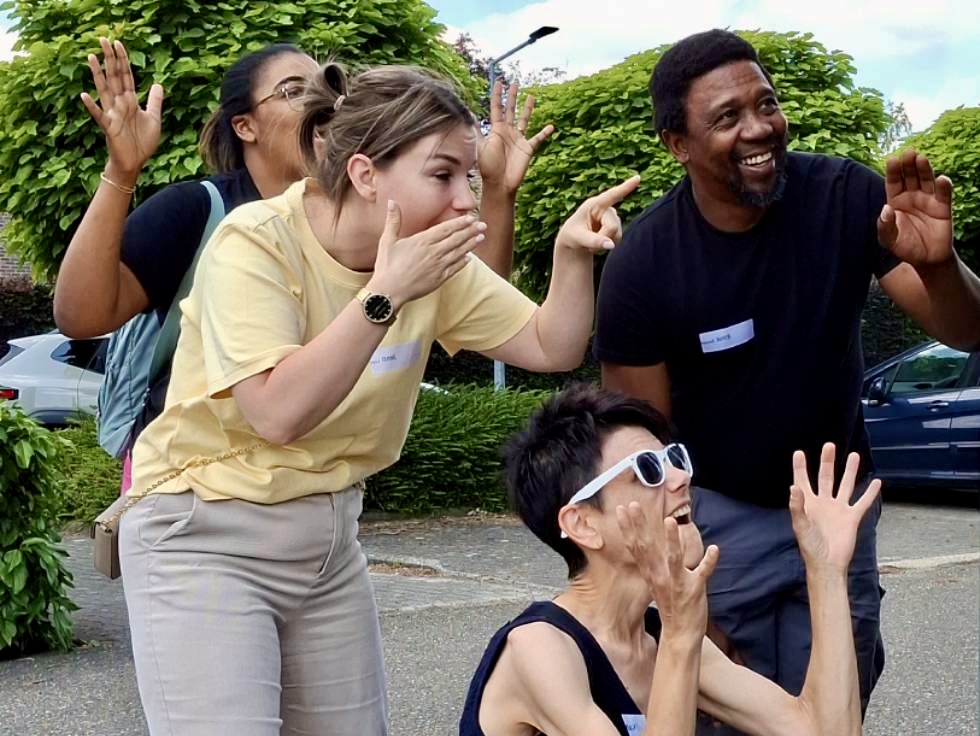 Paparazzi on the run